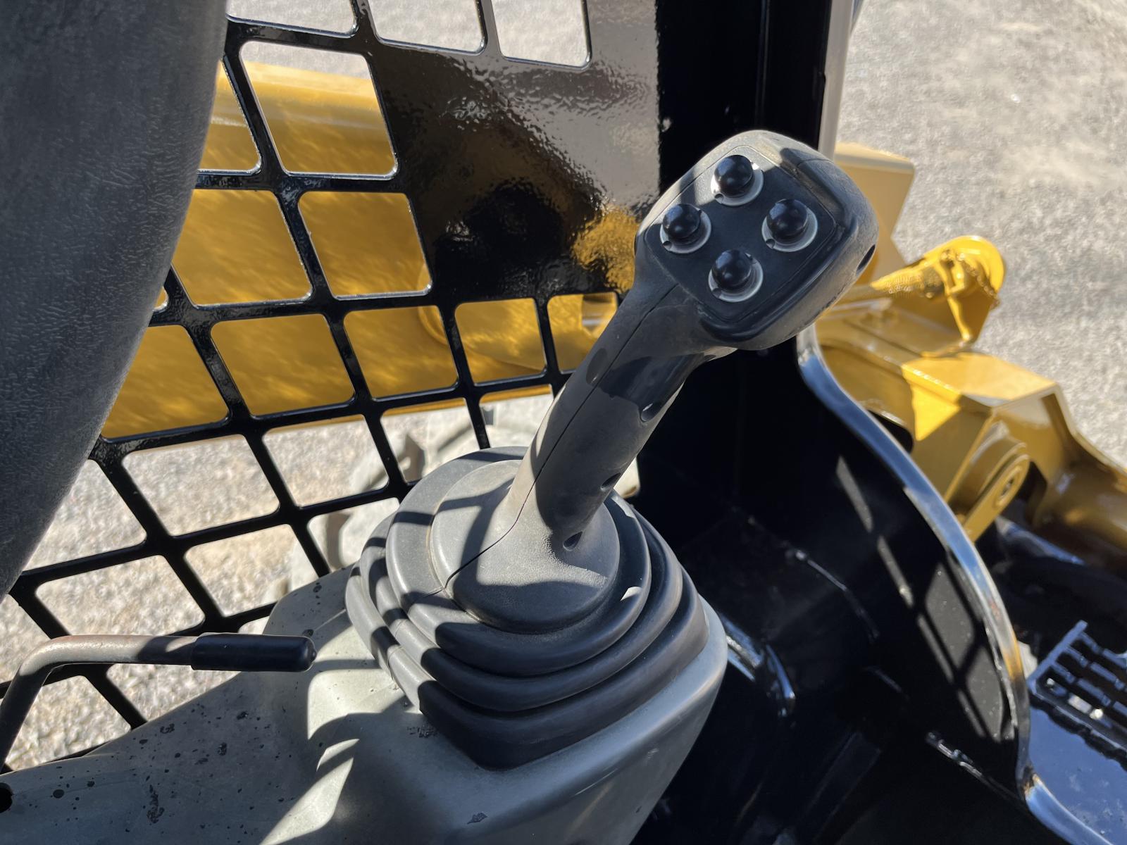 ./imagenes/INVOICE/2019/16921/CATERPILLAR 262D (12).JPG